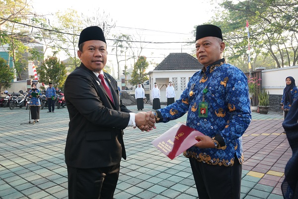 upcara hut 80 satya